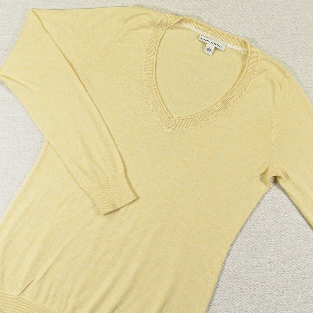 Banana Republic Womens Silk Blend V-Neck Sweater Butter Yellow Pullover Size M